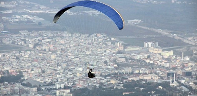Yamaç paraşütüyle Eskişehir'den Konya'ya 