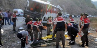 Antalya-Isparta Karayolunda Kaza: 13 Ölü