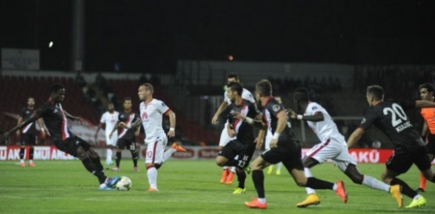 Balıkesirspor Galatasaray'ı 2-0 mağlup etti