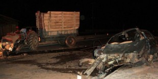 Sivas'ta otomobil ile traktör çarpıştı: 1 ölü, 2 yaralı