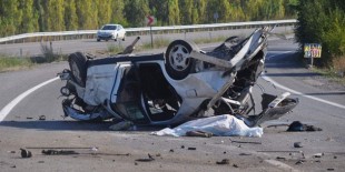 Konya’da otomobil takla attı: 2 ölü