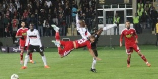 Beşiktaş, Sivasspor'u 3-2 mağlup etti