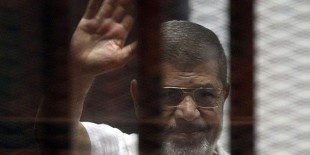 Mursi'nin yargılandığı davanın duruşması ertelendi