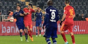 Kayserispor, Fenerbahçe'yi 2-1 mağlup etti