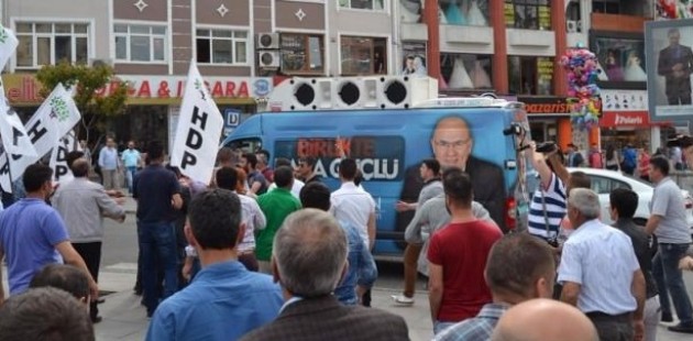 Tekirdağ'da HDP'liler AK Parti aracına saldırdı
