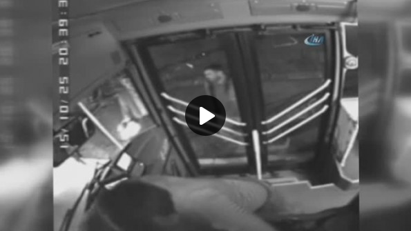 Halk otobüsü şoförüne dayak kamerada