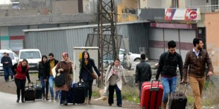 Cizre’de halk ve öğretmenler ilçeyi terk etmeye başladı