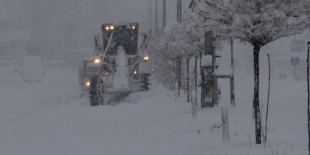 Kar yağışı nedeniyle 441 yerleşim biriminin yolu kapandı