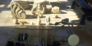 İzmir’de tarihi eseri satmaya çalışan 2 kişiye gözaltı