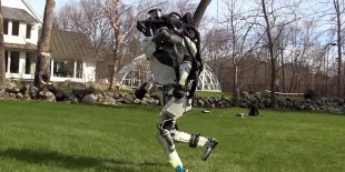 ABD’li şirketin ürettiği insansı robot doğada koşabiliyor