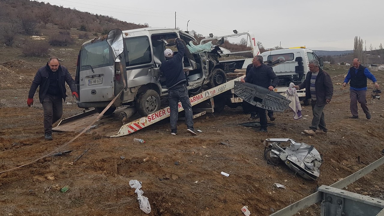 Yozgat’ta feci kaza: Anne ve baba öldü, 2 çocuk yaralandı
