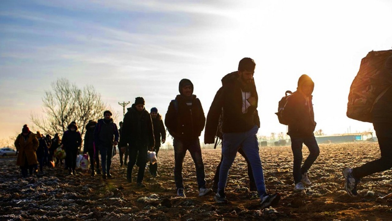 Bir haftada 1604 düzensiz göçmen sınır dışı edildi
