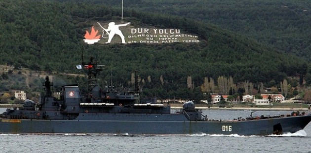 Askeri Rus gemisi Çanakkale Boğazı'ndan geçti
