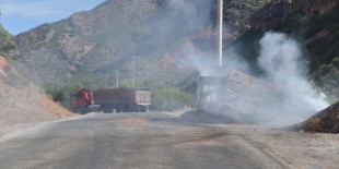 Tunceli-Elazığ sınırında 6 aracı yaktılar