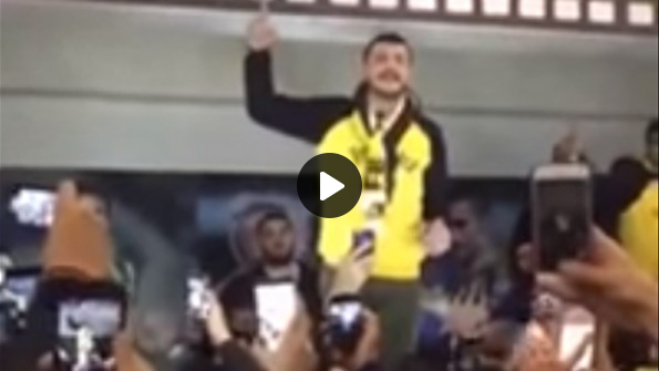 ’İsyan’ şarkısıyla meşhur oldu Fenerbahçelileri coşturdu!