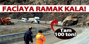 Trabzon-Gümüşhane Karayolu’na dev kaya düştü