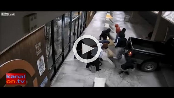 Çevik Kuvvet Şube Müdürlüğü’ne saldırı anı kamerada...