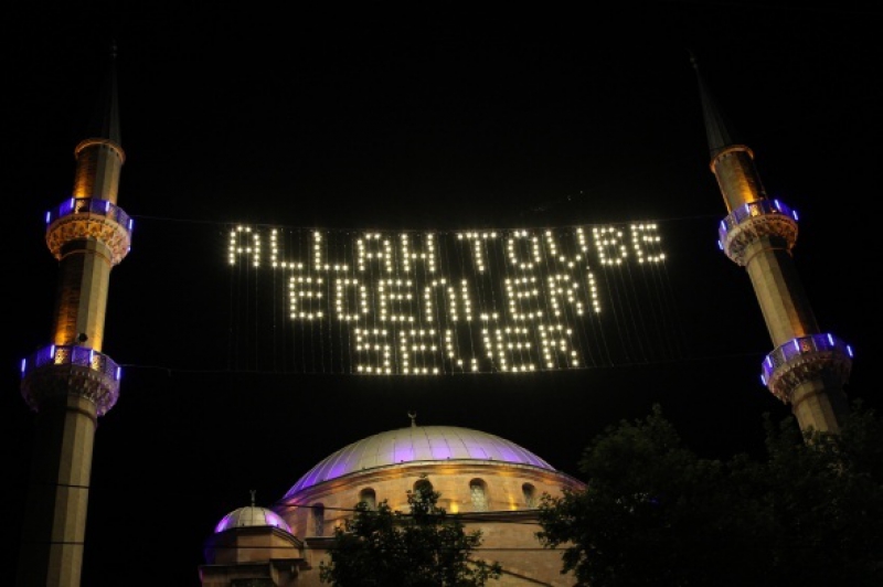 İlk teravih namazında camiler doldu taştı