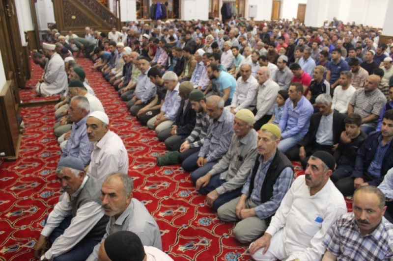 İlk teravih namazında camiler doldu taştı