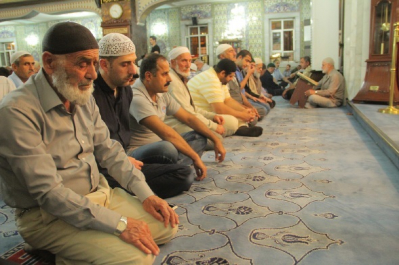 İlk teravih namazında camiler doldu taştı