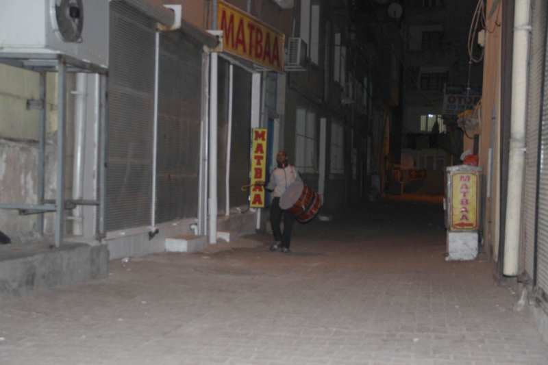 Surlular, ramazanda patlama ve silah yerine davul sesiyle uyandı