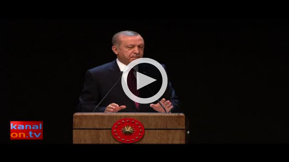 Erdoğan’ın tarihi konuşması tüm salonu ayağa kaldırdı