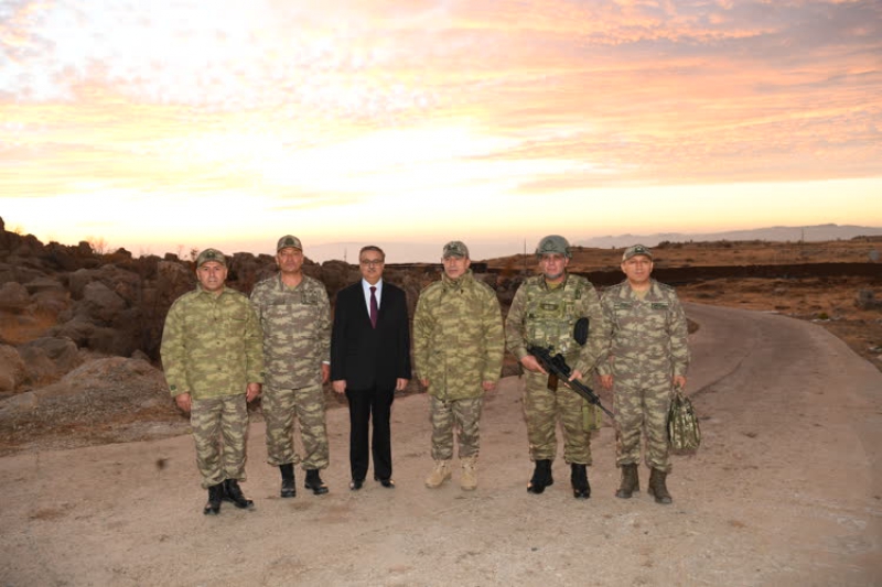 Genelkurmay Başkanı Orgeneral Akar sınır birliklerini denetledi
