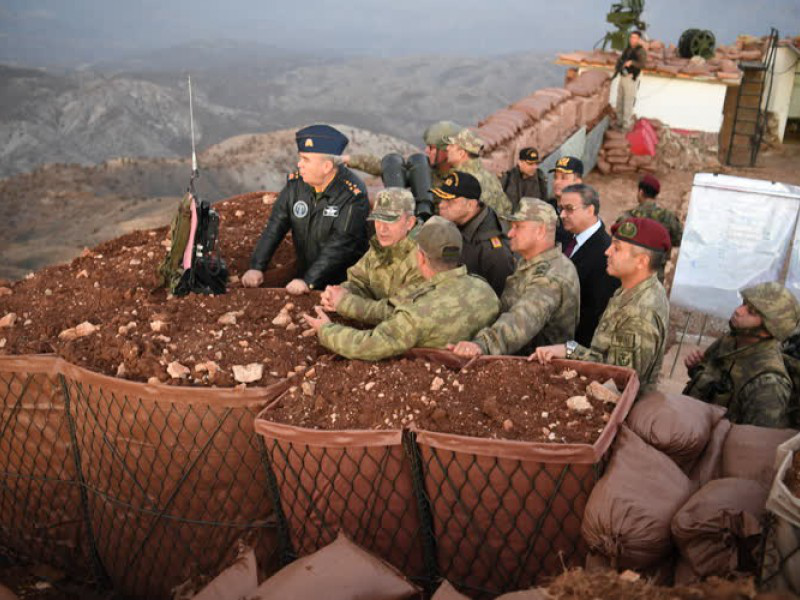 Genelkurmay Başkanı Orgeneral Akar sınır birliklerini denetledi