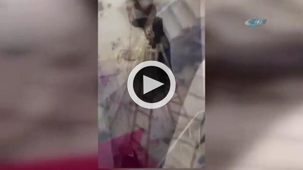 Portatif merdivenden böyle düştü
