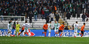 Konyaspor evinde Başakşehir’e 3-0 mağlup oldu