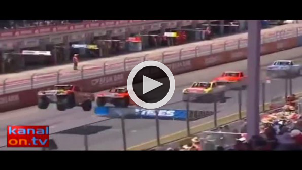 Pistte kamyonet yarışı nefes kesti!