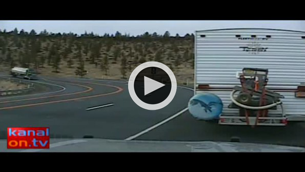 Manevra yapamayınca böyle yan yattı!