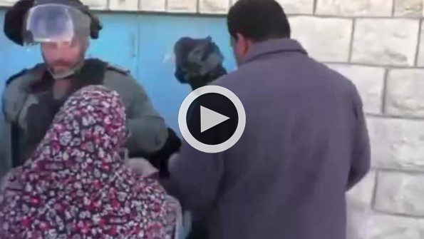 İsrail askerleri Filistinli kıza saldırdı