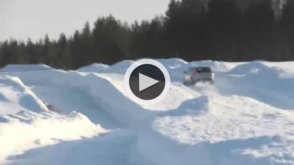 Volvo’nun karlı yolda sürüş testi