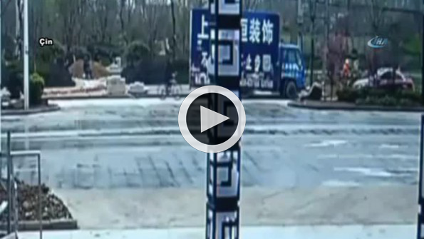 Taklalar atan araç bisikletlinin sonu oldu