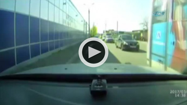 Dikkatsiz kadın canından oluyordu