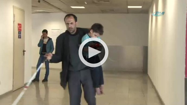 Görme engelli babanın göz yaşartan fedakarlığı