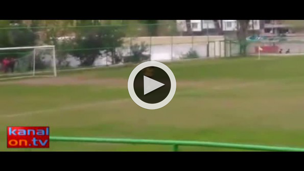 Futbol sahalarında görülmemiş olay!