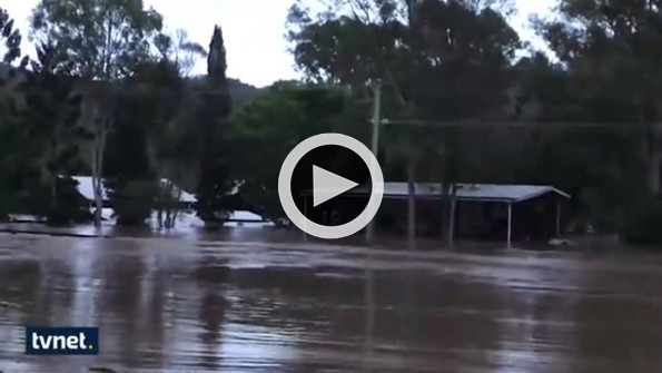 Selde sürüklenen ev böyle görüntülendi