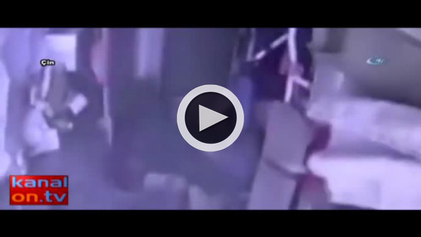 Yolcuların dışarıya uçtuğu o anlar!