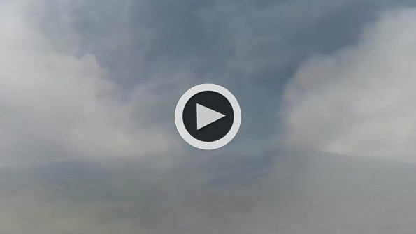 Volkanik dağların patlaması drone ile görüntülendi