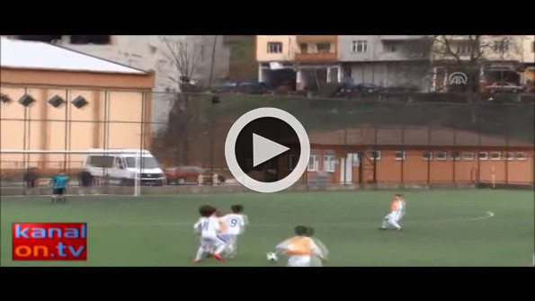 Hakem 20 metreden atılan golü ’görmedi’