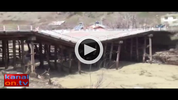 Köprünün çökme anı kamerada