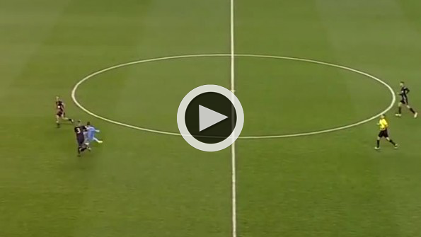 David Villa 50 metreden böyle çaktı!