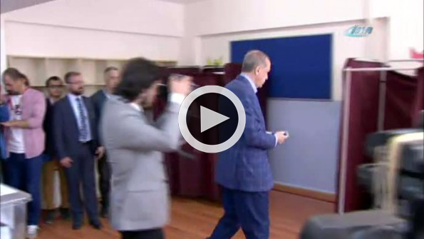 Oyunu torunuyla attı, ardından açıklama yaptı