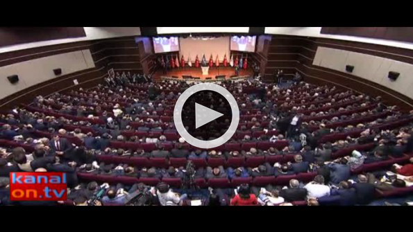 Başbakan Yıldırım gözyaşlarına hakim olamadı