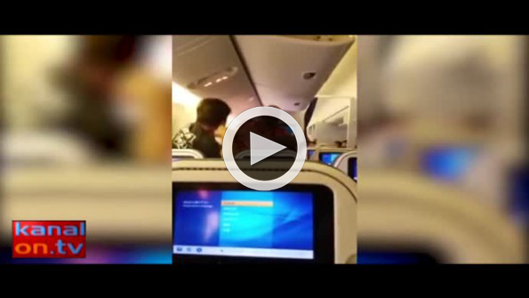 Los Angeles uçağında yumruklar havada uçuştu!