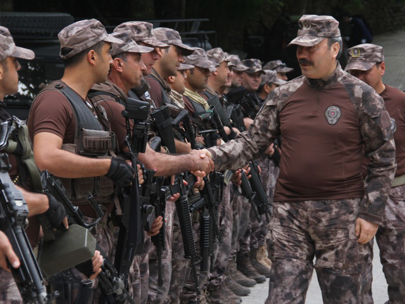 Özel harekat polisinin film gibi terör tatbikatı 