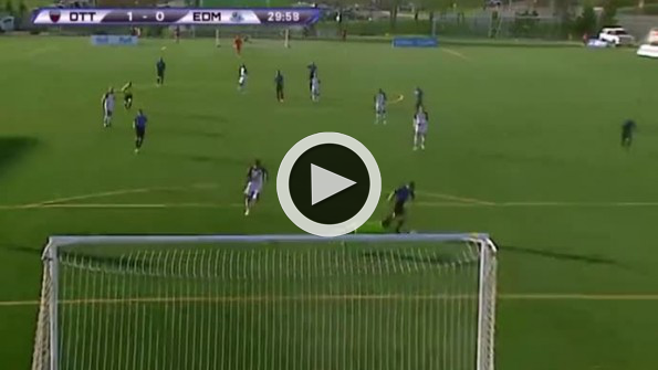 Kaleciden inanılmaz hata