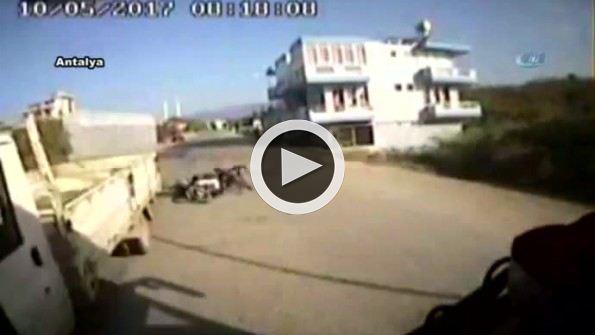 Motosikletli gençler ölüme böyle gitti